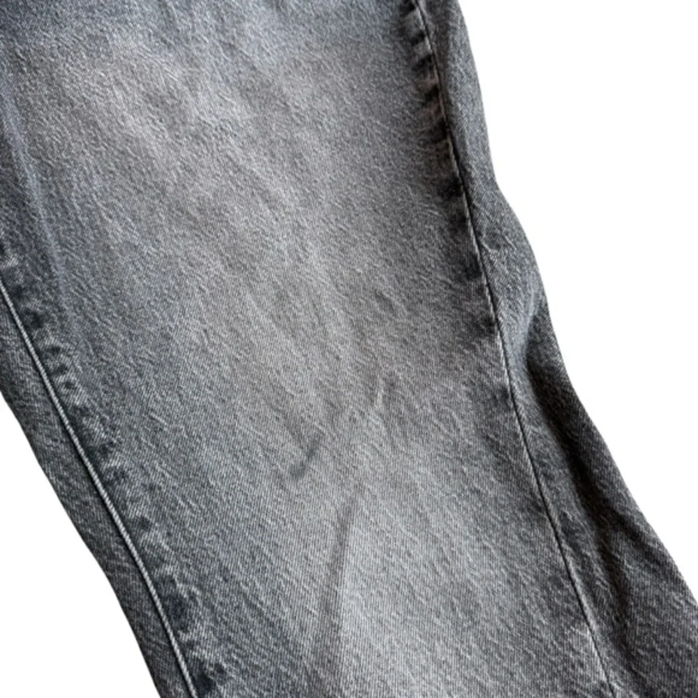 Good American Size 10/30 Curvy Twist Straight Leg Jeans Washed Black Split Hem‎